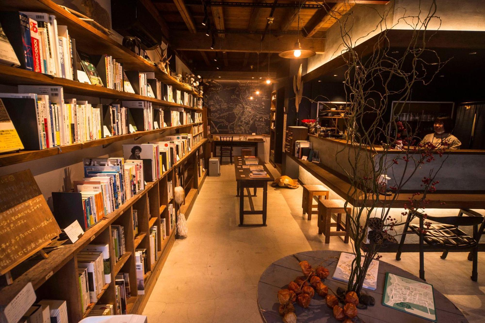 Book & Guesthouse Hitotomaru Toyooka  Bagian luar foto