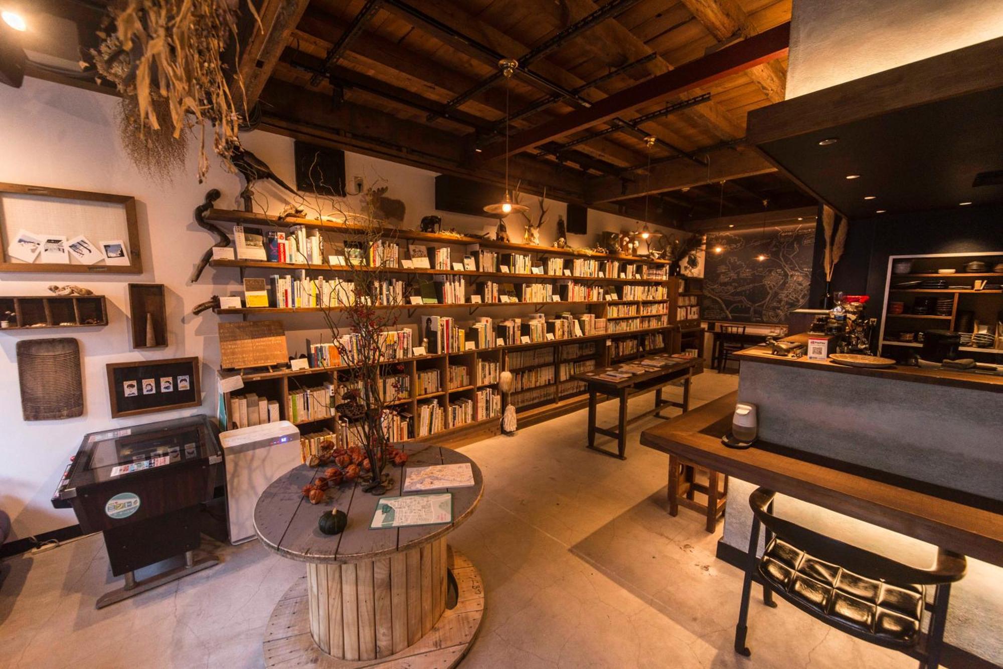 Book & Guesthouse Hitotomaru Toyooka  Bagian luar foto