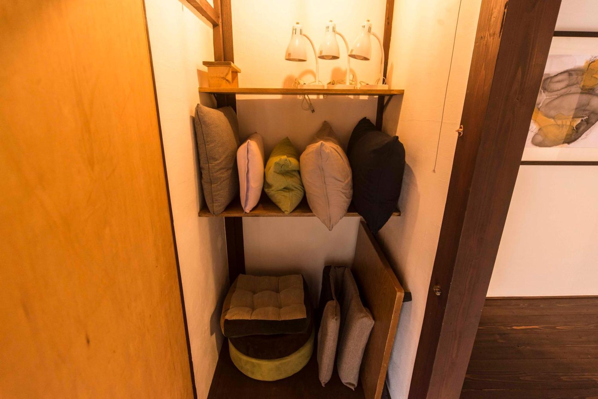 Book & Guesthouse Hitotomaru Toyooka  Ruang foto