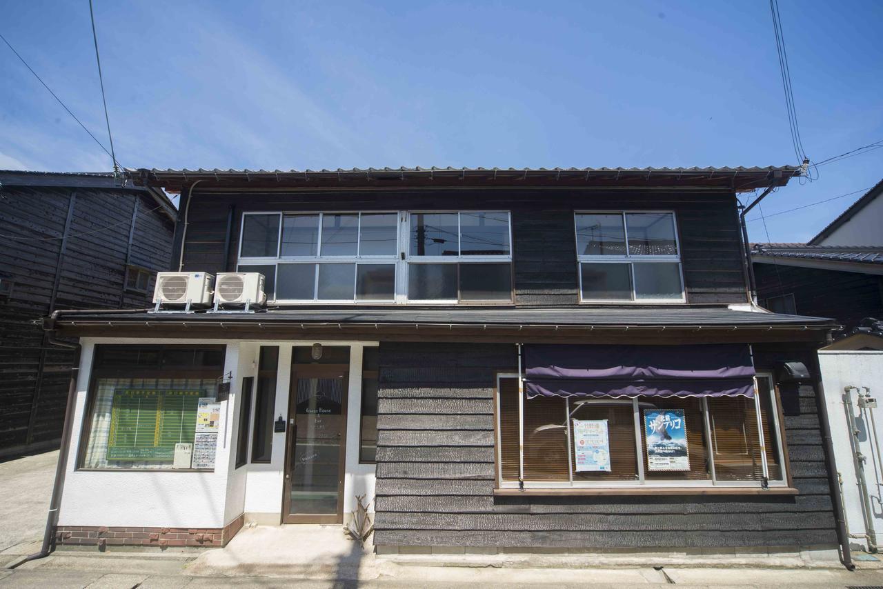 Book & Guesthouse Hitotomaru Toyooka  Bagian luar foto